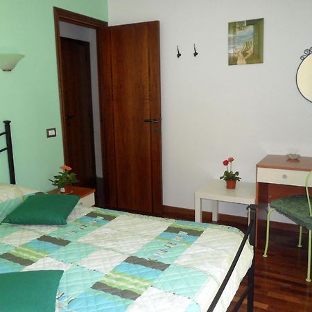 A Due Passi Dal Mare B&B 努马纳 外观 照片