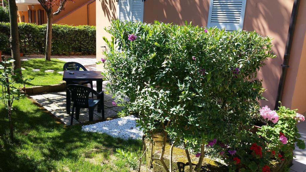 A Due Passi Dal Mare B&B 努马纳 外观 照片