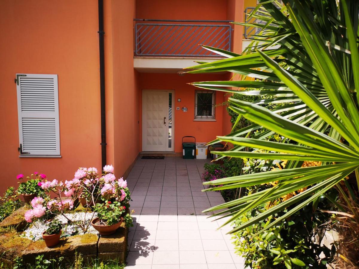 A Due Passi Dal Mare B&B 努马纳 外观 照片