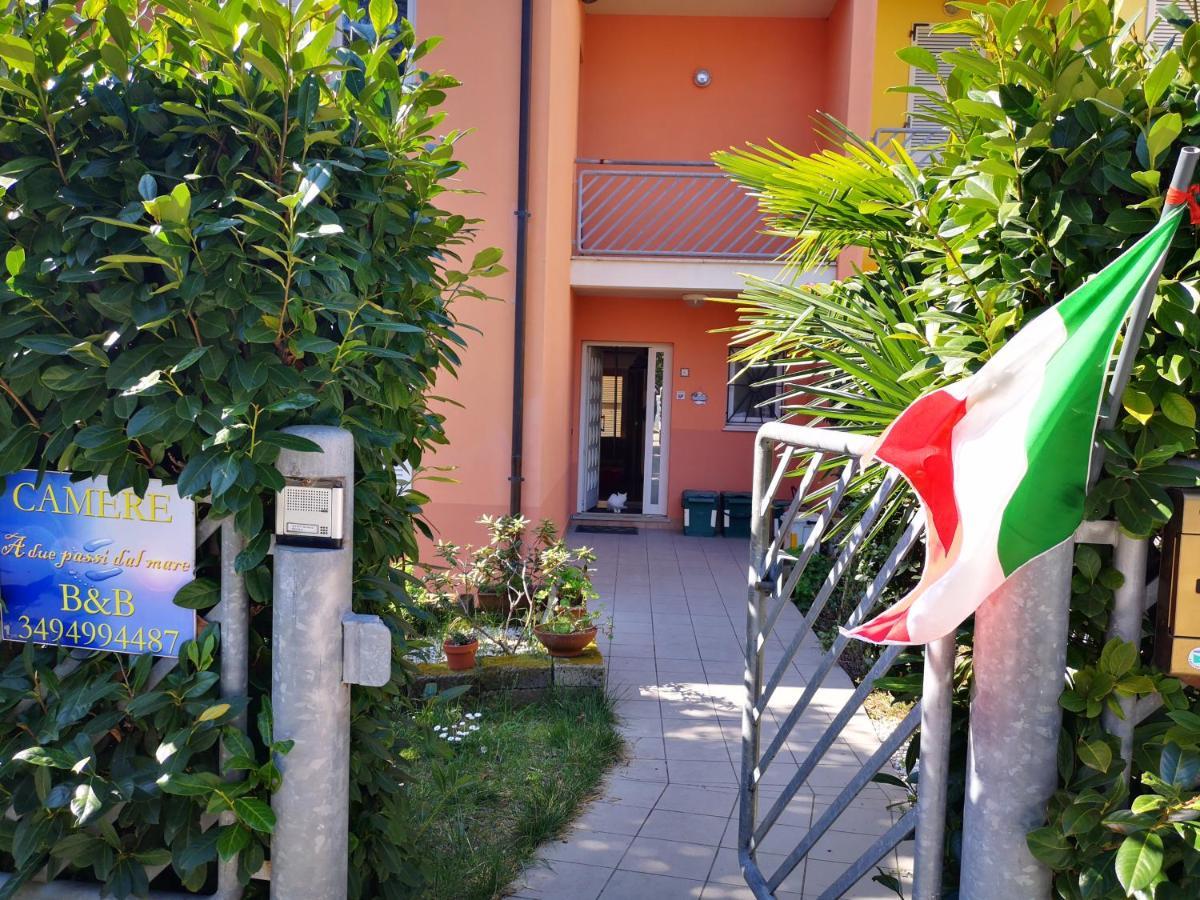 A Due Passi Dal Mare B&B 努马纳 外观 照片