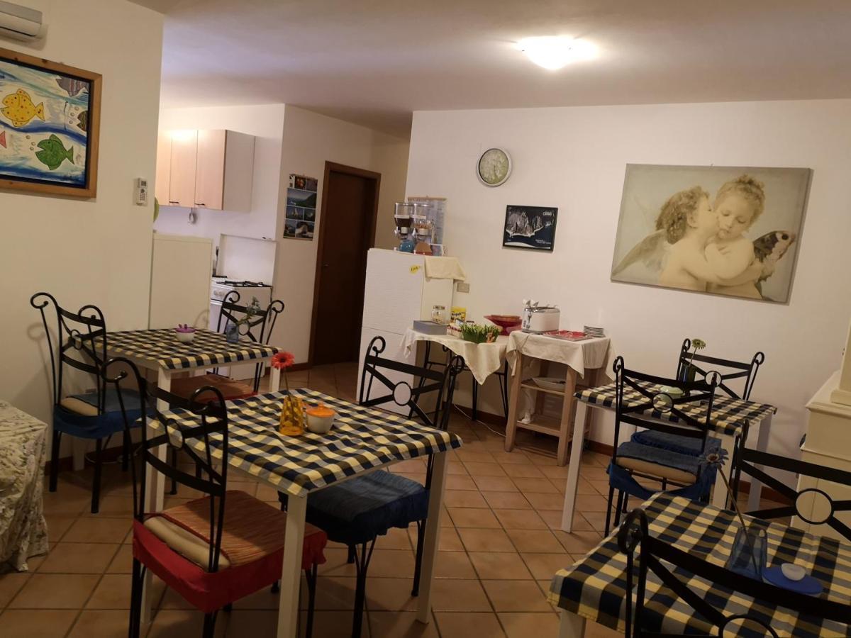 A Due Passi Dal Mare B&B 努马纳 外观 照片