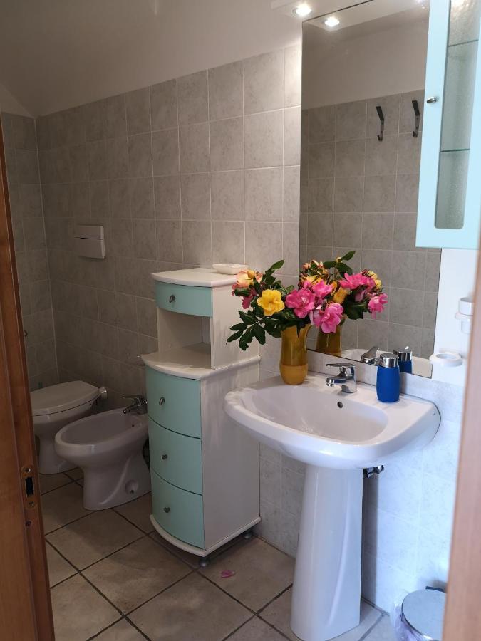 A Due Passi Dal Mare B&B 努马纳 外观 照片